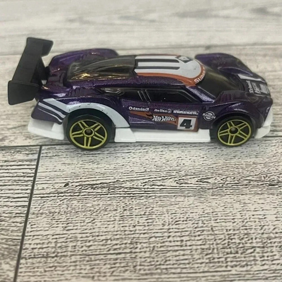 2010 Mattel Hot Wheels Super Biltzen Collectable Scale 1:64 - Picture 1 of 10